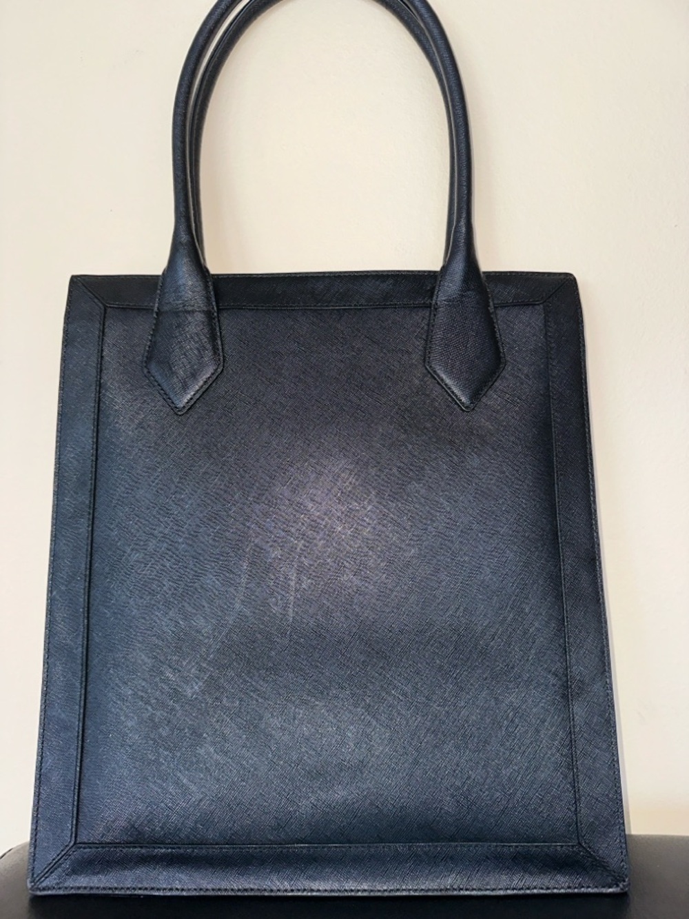 ✨ Henri Bendel Saffiano Black Leather • Zip off Tablet Case • Collector • Rare - Picture 9 of 16